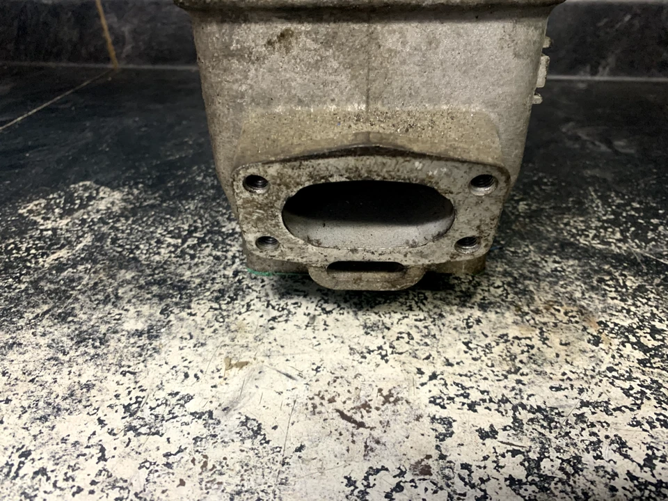 Conjunto de cilindro Ski Doo 1995 # 420913446 Grand Touring 580 Foto 2 de 4