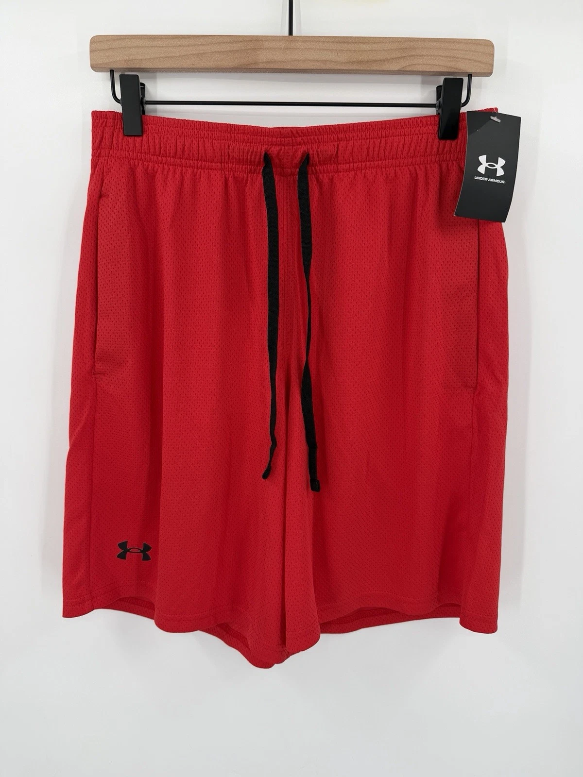 NEW Under Armour Tech Mesh Shorts Mens Medium Red Athletic Gym Performance