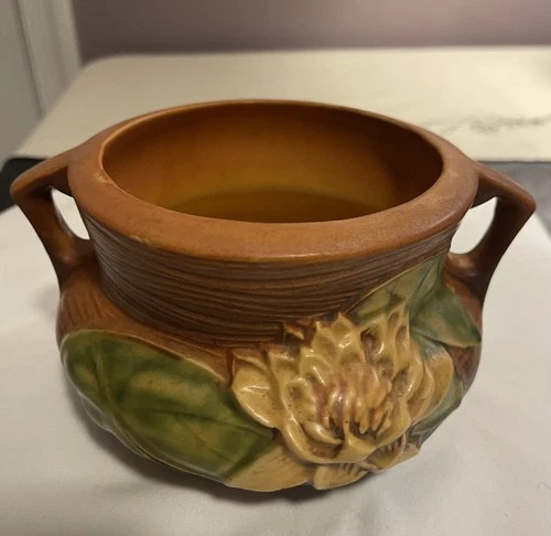Roseville Pottery Jardiniere in the Water Lily pattern 663-4