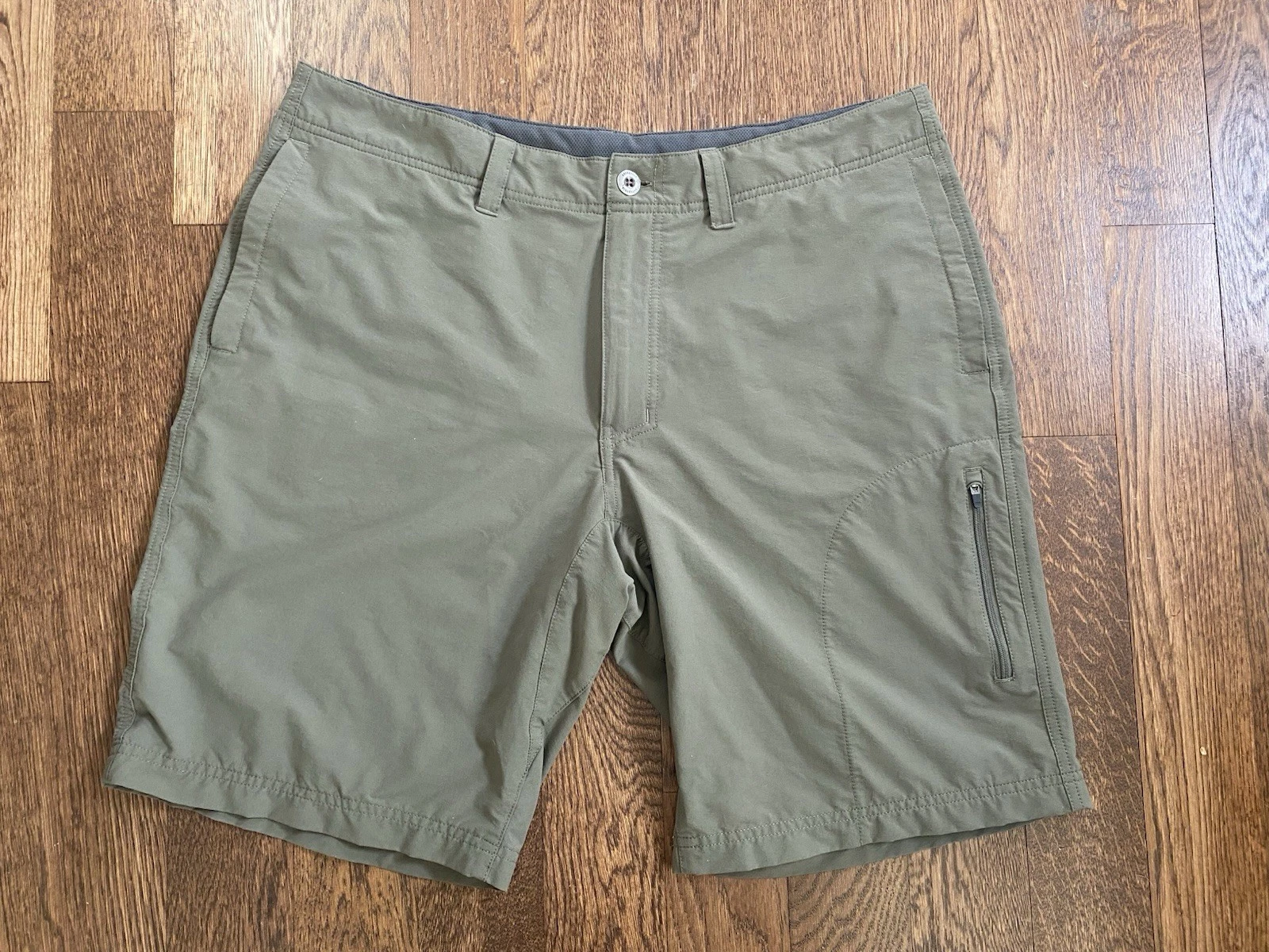 Patagonia Quandary Hiking Shorts Men’s Size 36 Army Green Lightweight
Opens in a new window or tab