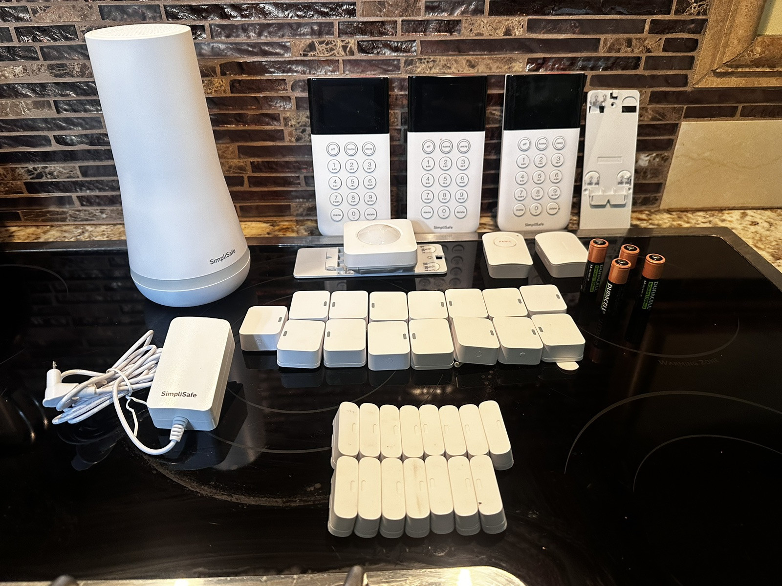 SimpliSafe Gen 3 Home Security Kit with 21 Pieces Including 15 Window Monitors and 3 Keypads