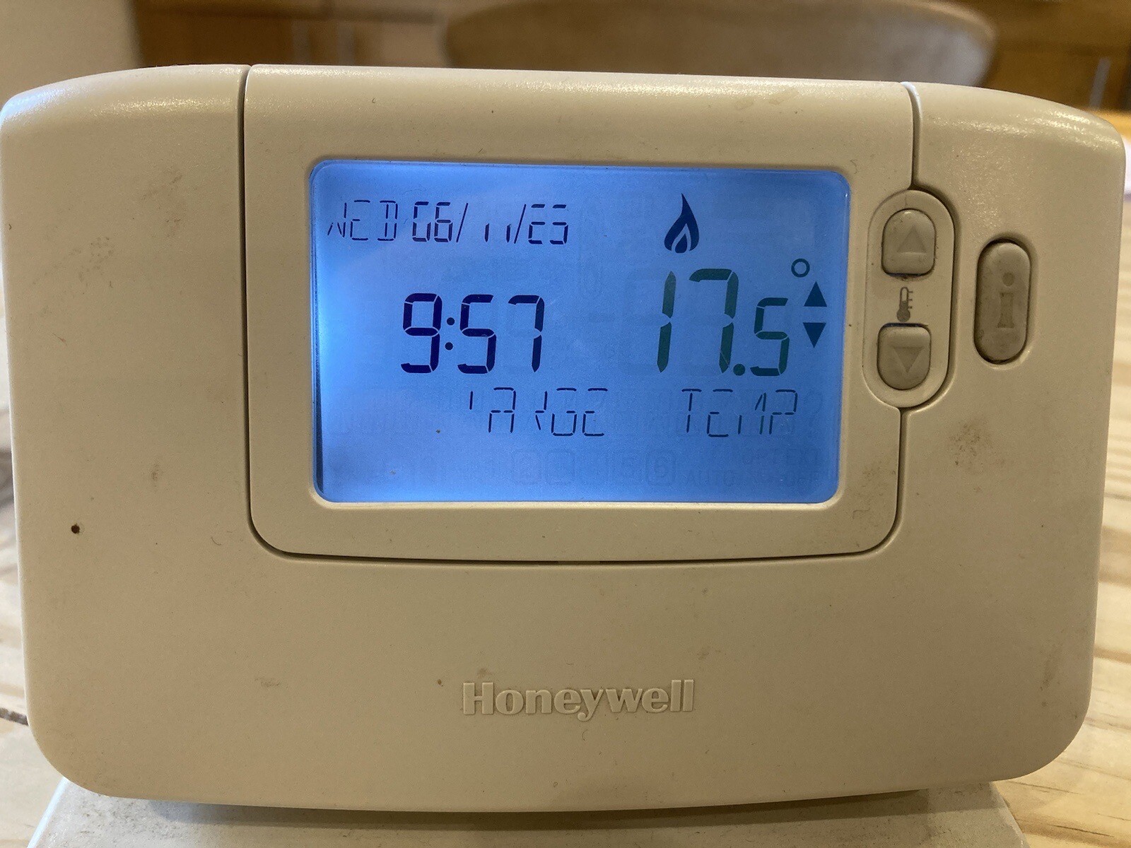 Honeywell CM927 Wireless Room Thermostat, Receiver & Stand