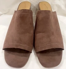 Universal Thread Women’s brown suede block heel open toe slip on shoes Sz 8