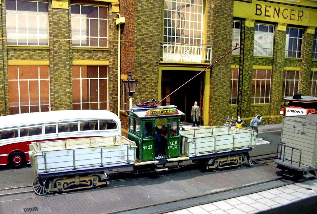 OO NG Isle of Man IMR Manx Electric Railway MER Loco and Wagon