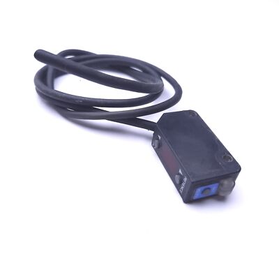 Keyence PZ-V11 Photoelectric Sensor, Range: 5-100mm, 12-24VDC, 3 Digit LED