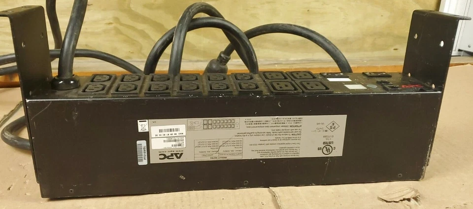 APC Metered Rack PDU 2U 208V 12x C13 4x C19 AP7811 tested working - Image 4 of 4