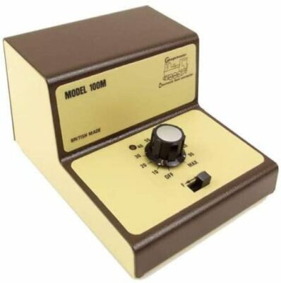 Gaugemaster 100MO Einzelgehäuse-Steuergerät 0 Gauge 14 Volt DC Regel-Ausgang T4