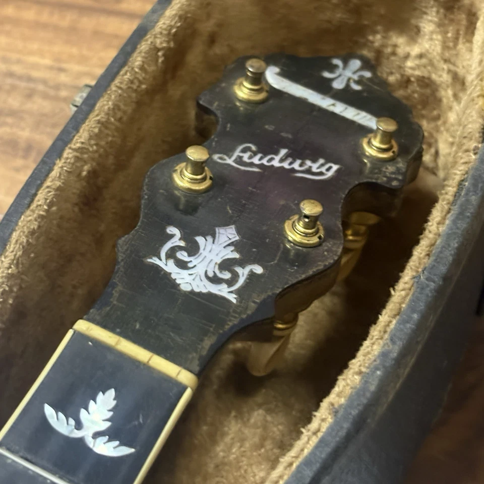 Antique 1920s Ludwig Bellevue Tenor Banjo Brass Hardware W/ Original Case RARE - Image 4 of 4