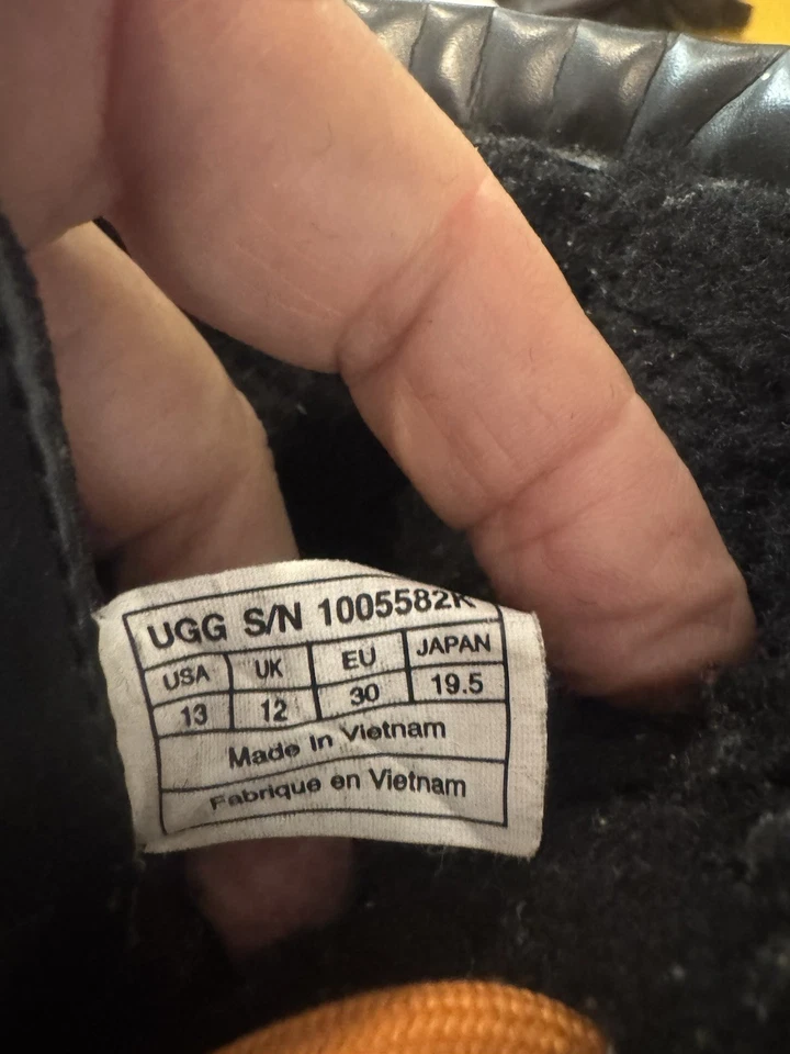 BOTA DE NIEVE UGG KIDS BUTTE II CWR NIÑO PEQUEÑO TALLA US 12 / EU 30 NEGRA IMPERMEABLE Foto 4 de 4