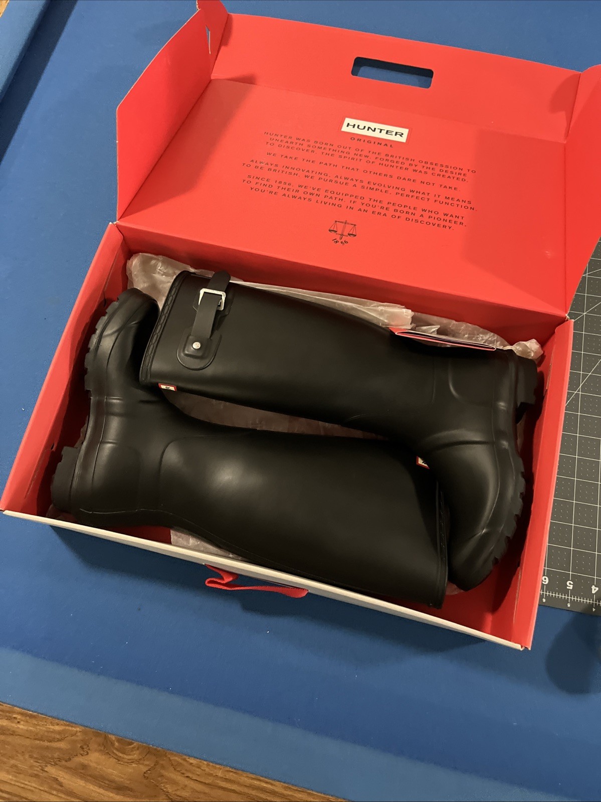 Hunter Original Tall Rain Boots Size 7 Black Logo Buckle WFT1000RMA New