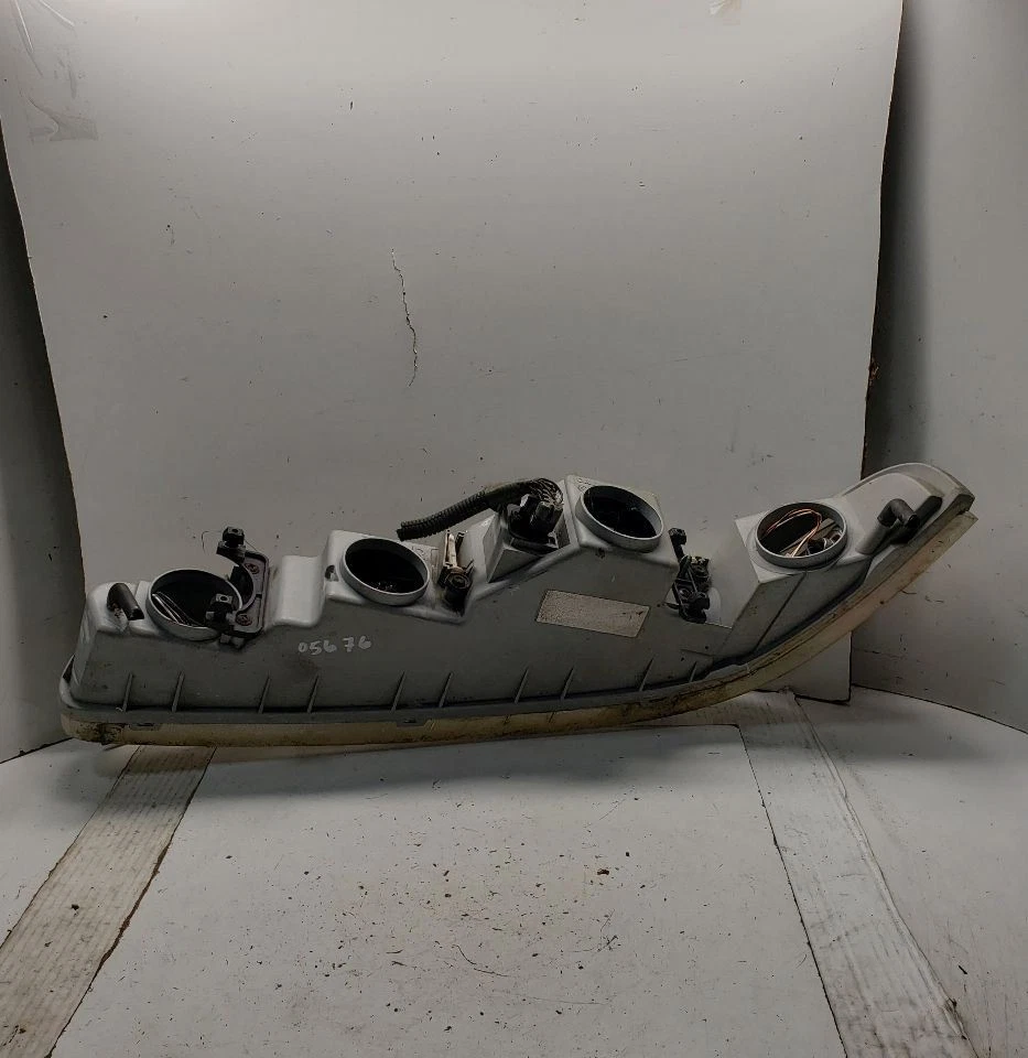 Passenger Right Headlight Fits 98-02 INTRIGUE 1390735 - Image 4 of 4