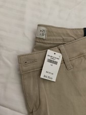 NWT Hollister Super Skinny in Khaki Twill Pants 1 / 25
