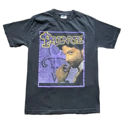 Prince T Shirt Mens Medium Black Musicology 2004ever Wor Vintage vintage concert t-shirt, vintage, size M, single stitch, B+ condition