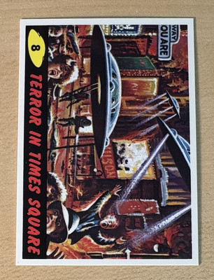 Mars Attacks 1994 Topps DELUXE Reissue Card #8,  Terror In Times Square , NM-MT