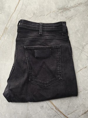 Herren Jeans Wrangler schwarz Modell Arizona Größe W34 (48) italienisch