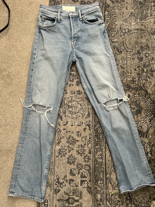 MOTHER Women’s Light Wash Blue Mid Rise Straight Leg Distressed jeans size 25