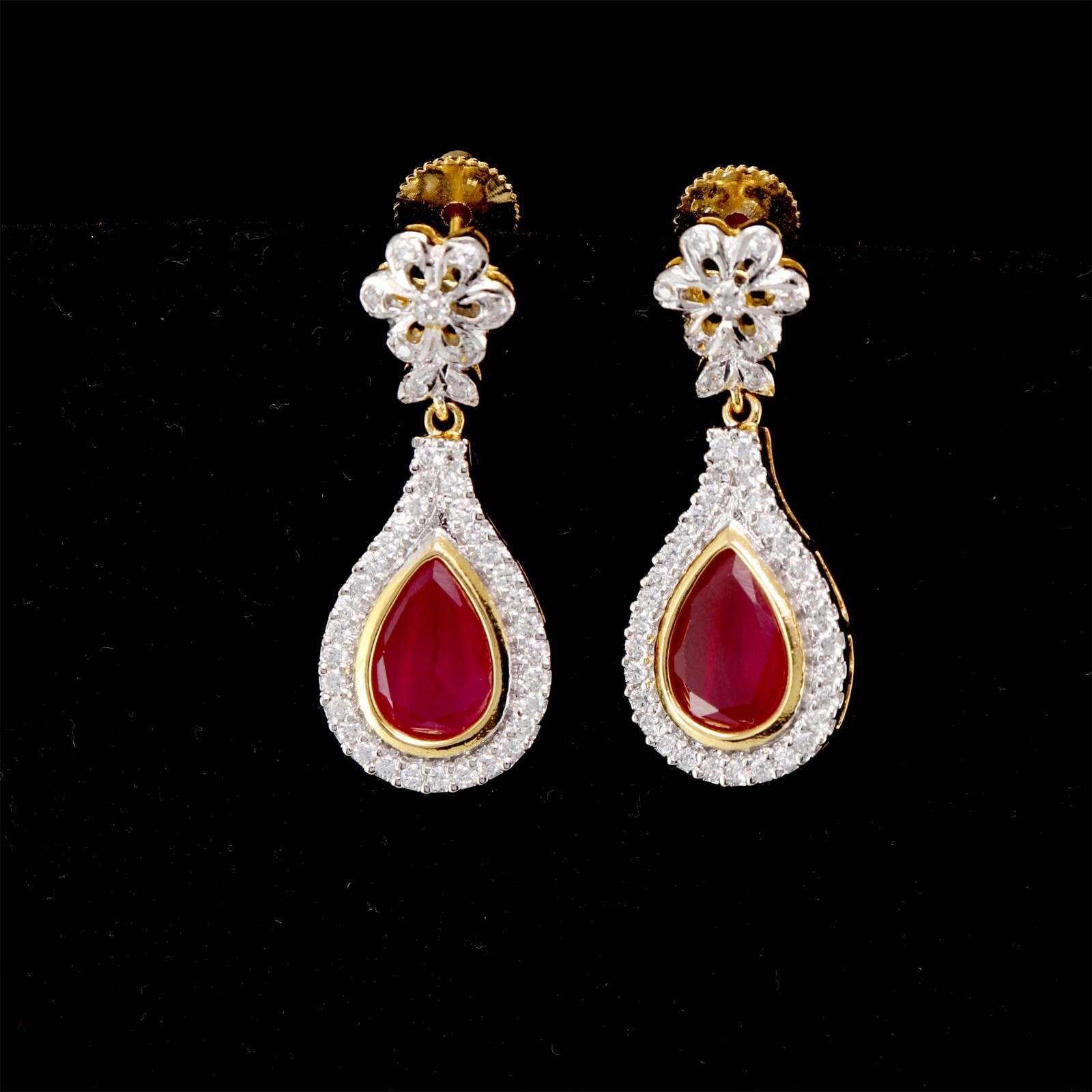 Dorado Rojo Pendientes Largos con Circonita Detalles - Glamorous Y Timeless