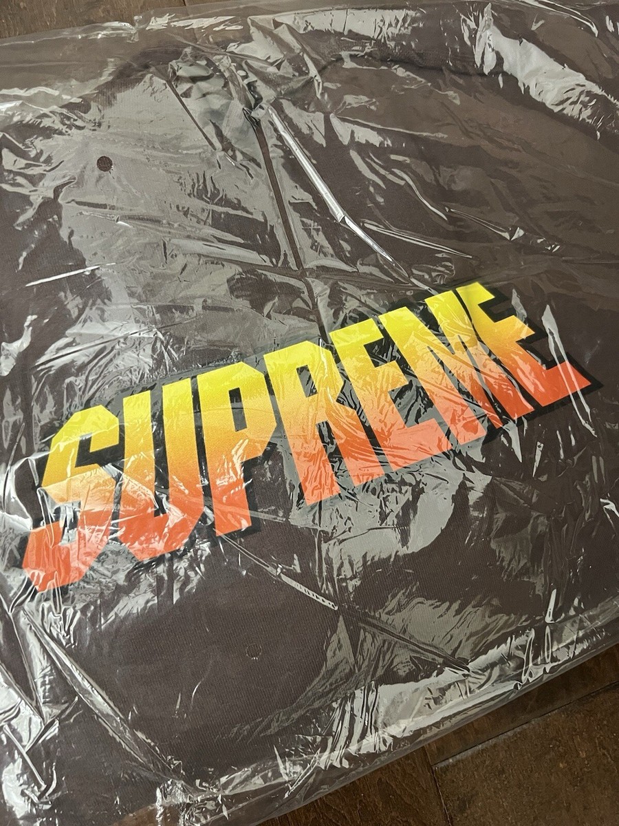 supreme トレーナー　グラデーション　ブラウン Supreme（スウェット ・ ブラウン/茶色系）のフリマアイテム一覧