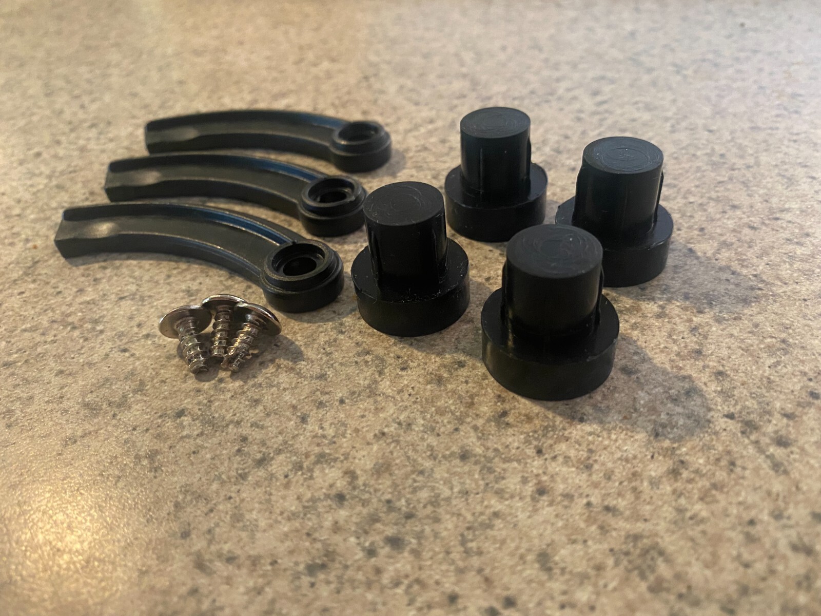 4 Montel HealthMaster Blender YD2088E Replacement Rubber Foot Pads