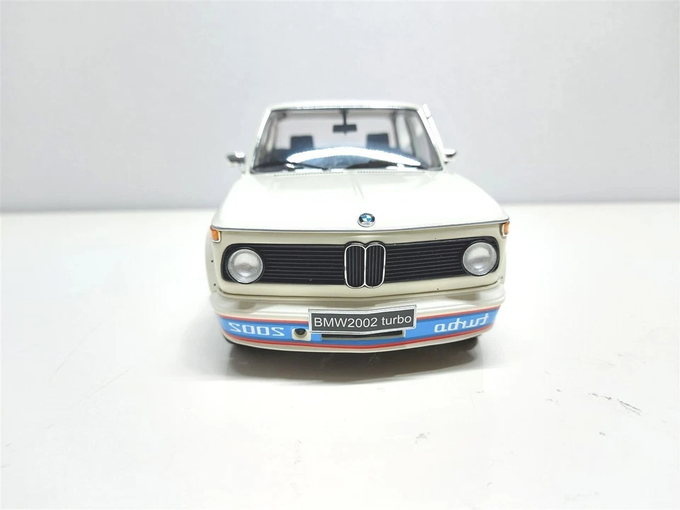 BMW 2002 Turbo Bianco del 1974 - 1/18 Kyosho art. 08544W - Immagine 2 di 4