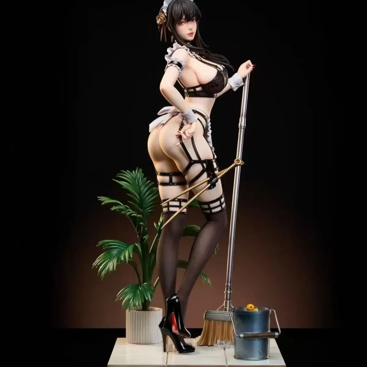 Figurine Yor Forger de 32cm en PVC avec accessoires de collection pour fans de Spy × Family