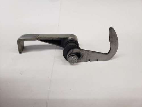 Suzuki 61633-93930-0ED Cowling Hood Latch Lever DT40 - Foto 4 di 7