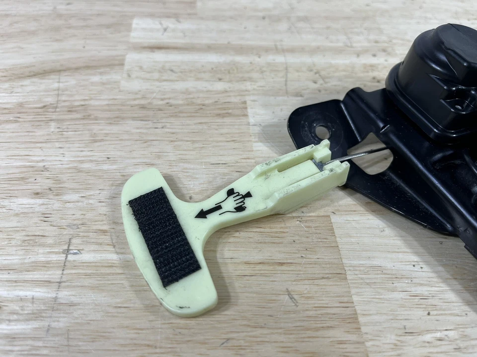 Dodge Charger 2006-2010 maletero cubierta tapa pestillo bloqueo eléctrico actuador de liberación OEM Foto 2 de 4