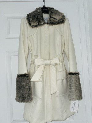 Jessica Simpson Women  S/PS White Wool Coat With Faux Fur Collar And Sleeves