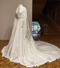 National Wedding Dresses Muslim Embroidery Beaded Long Sleeve Cape Caftan Bridal