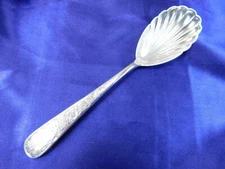 S. KIRK & SON OLD MARYLAND ENGRAVED STERLING SILVER SUGAR SPOON - NEARLY NEW T