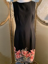 AGB.  Size Small.  Lined.  Border Print Shift Sheath.  Zip.  Sleeveless.  B104