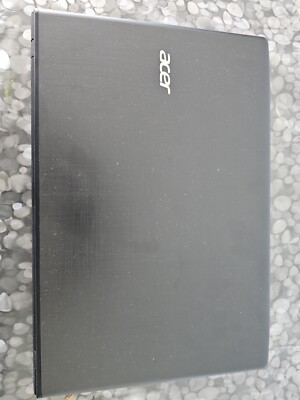 Acer E5-575 Laptop 15.6'' Core i5-7200U 8GB RAM 256GB SSD FULL HD GeForce 940MX
