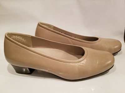 ivory leather pumps
