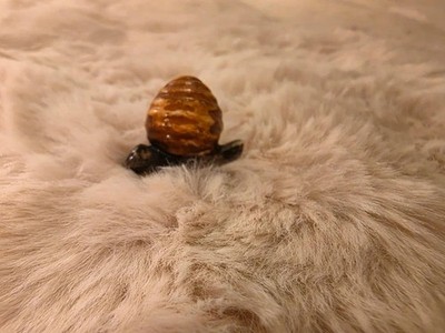 Vintage Miniatur Keramik Bienenstock Figur: Rostbraun Dekor