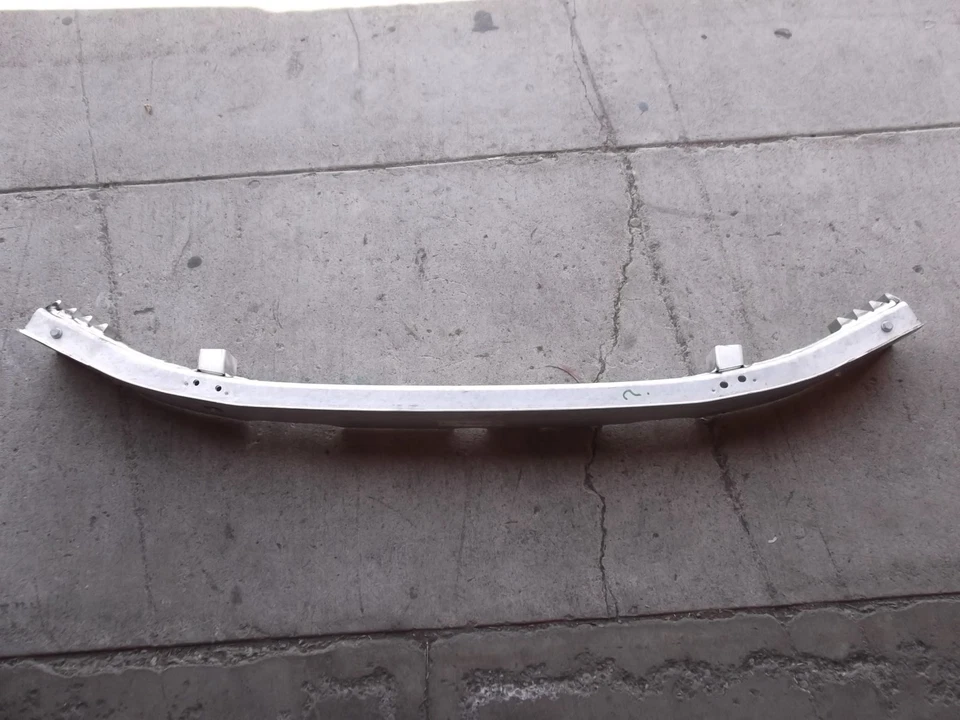 Barra de refuerzo de parachoques delantero OEM nv50657 BMW i3 2014 2015 2016 2017 2020 2021 Foto 4 de 4