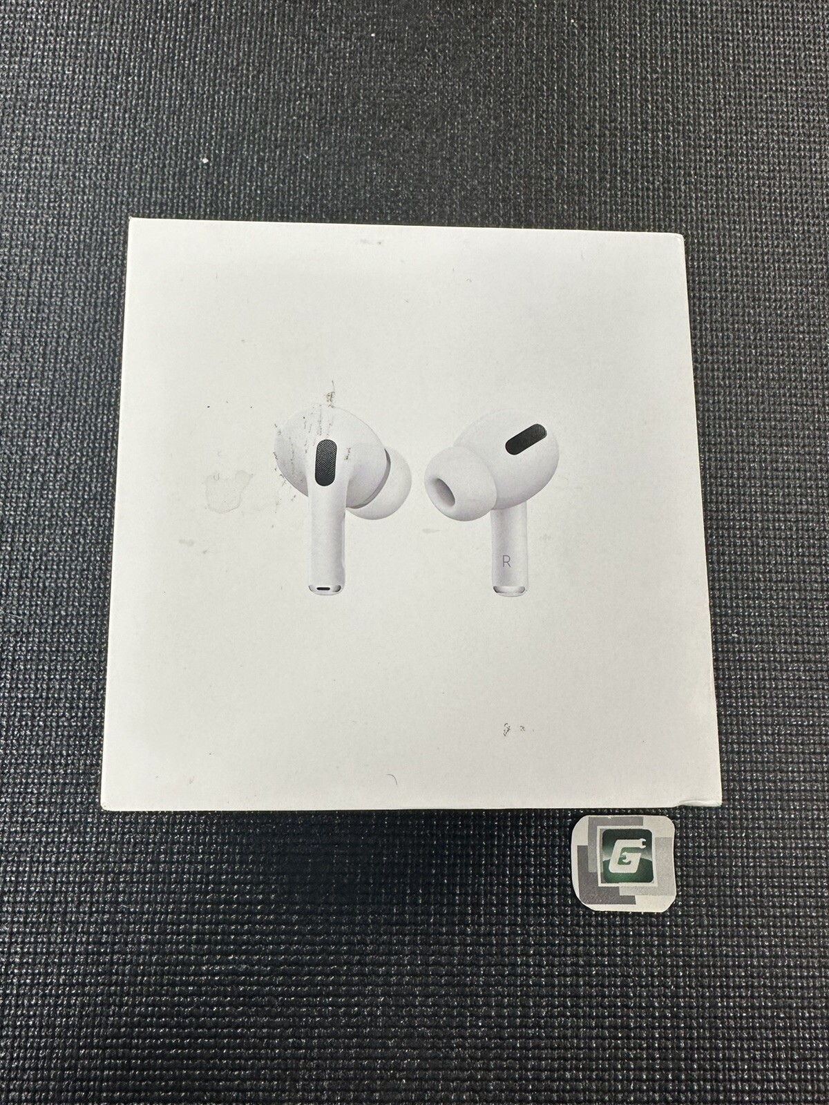 Apple AirPods Pro A2083 A2084 A2190 with Charging Case 100% Authentic Original Box-image