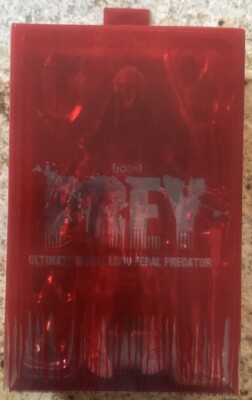 NIP Neca Prey Ultimate Bear Blood Feral Predator Never Open 20 Century Studios