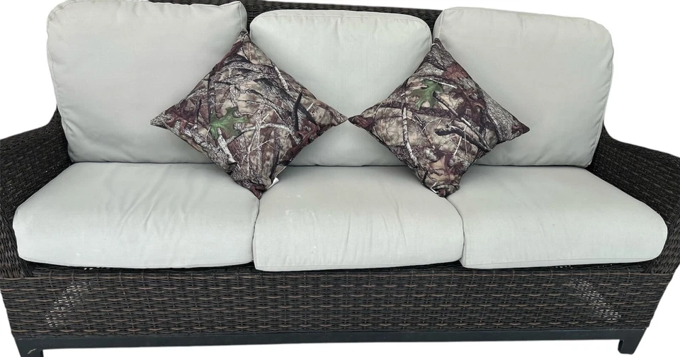 Almohadas TrueTimber Camufladas Exterior/Interior – 18" x 18" (Paquete de 2) Hechas en EE. UU. Foto 2 de 4