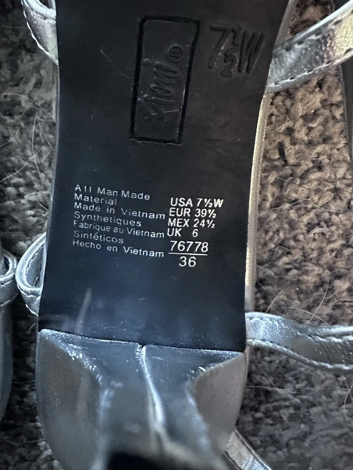 Fioni Night Women’s Silver Back Strap Kitten Heels, Open Toe Sz 7.5 - Image 4 of 4