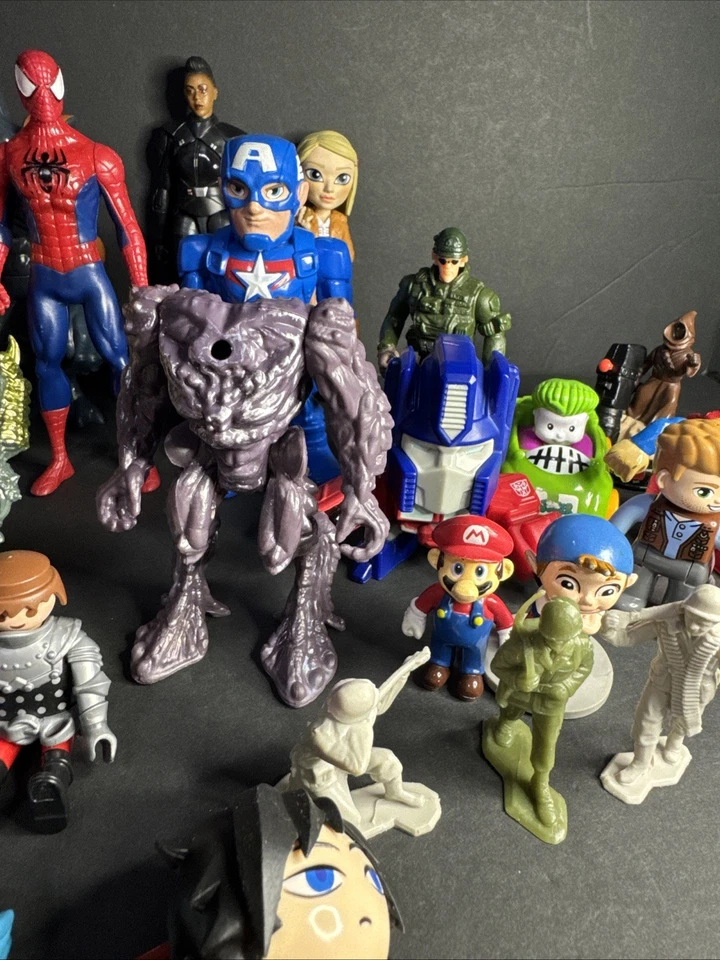Boys Action Figures Toys Lot. Miscellaneous toys. Over 2lbs Worth - Image 3 of 4