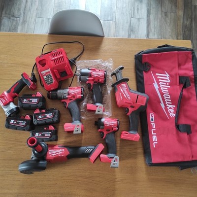 Milwaukee M18 FUEL AUSRÜSTUNGSKIT komplett mit Batterien einsatzbereit