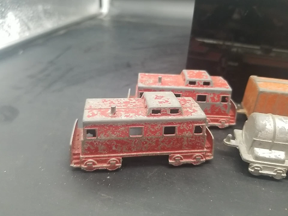 Juego de 8 trenes diecast Midge Toy Tinder Box Car Flat Caboose Rockford ILL Foto 4 de 4