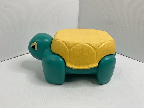 Vintage Rubbermaid Turtle Step Stool Kid’s Storage Bathroom Turquoise And Yellow