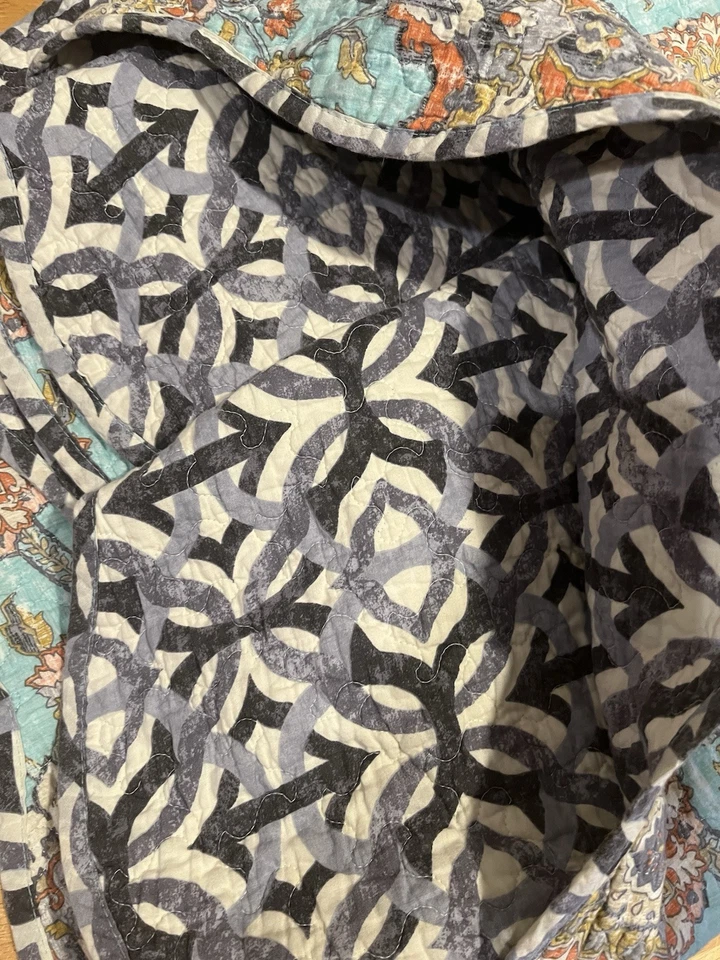 Waverly Clinton Ridge Queen Quilt 88x100” Jacobean Suzani Floral Ruffled Edge - Image 3 of 4