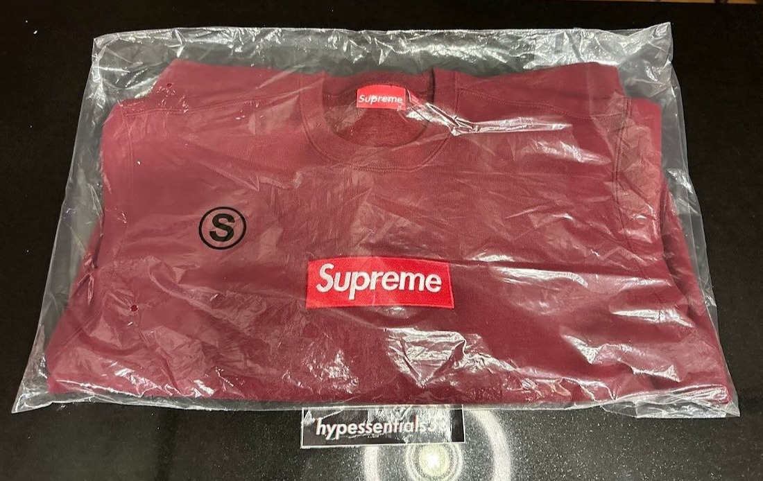 Supreme Box Logo Crewneck FW22 Authentic Cardinal Size Small NEW DS. FAST  SHIP