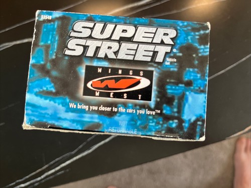 100% Hot Wheels Super Street Magazine Ford Focus & Honda Civic Si Vehicle Set - Picture 5 of 7