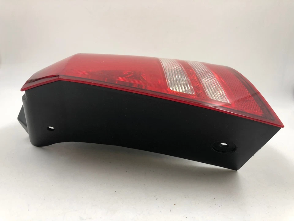 Luz trasera lateral para pasajeros Dodge Journey 2009-2011 OEM D02B21021 Foto 3 de 4