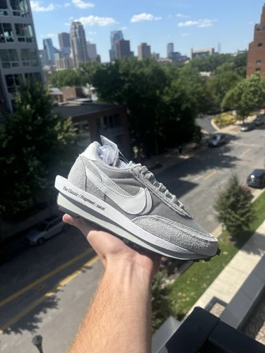 Nike LDWAFFLE FRAGMENT DESIGN SACAI (DH2684 001) Herren Größe 5,5 Damen Größe 7