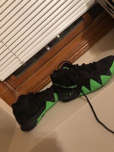 kyrie 4 halloween gs