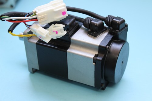 Kawasaki Ac Servo Motor R2AA06020FCP3G 200W, 1Pcs, Free Expedited Shipping - Picture 6 of 7